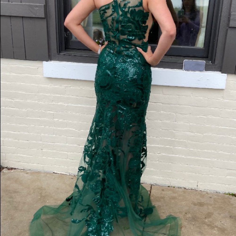 Jovani emerald green size 4 prom dress